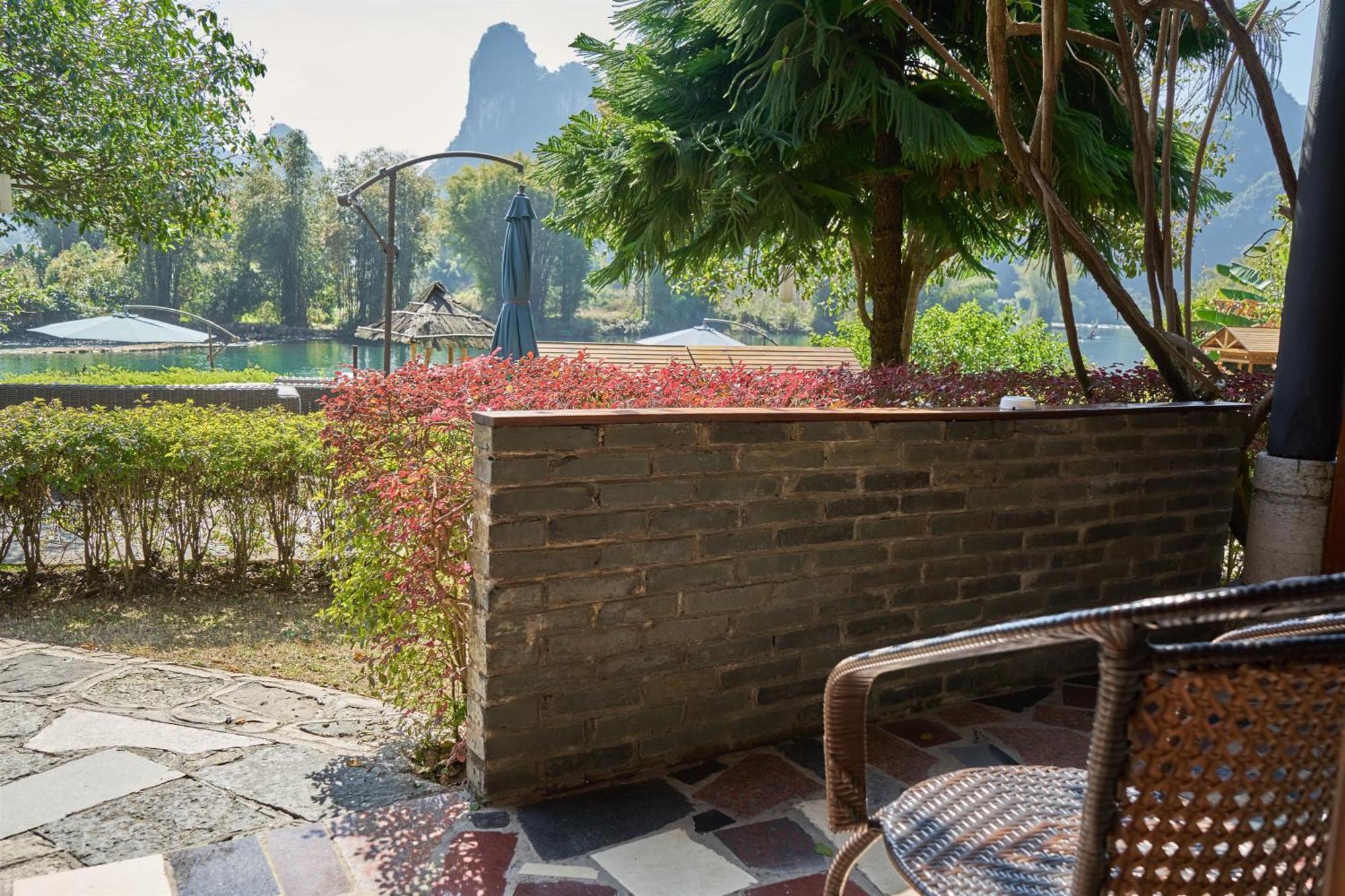 Yangshuo Mountain Retreat Hotel Стая снимка